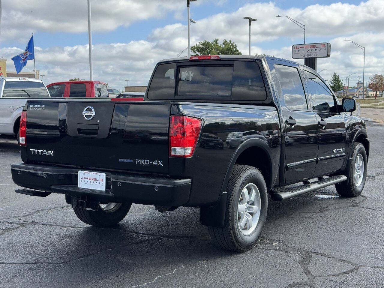 Used 2011 Nissan Titan PRO-4X AWD/4WD image 5