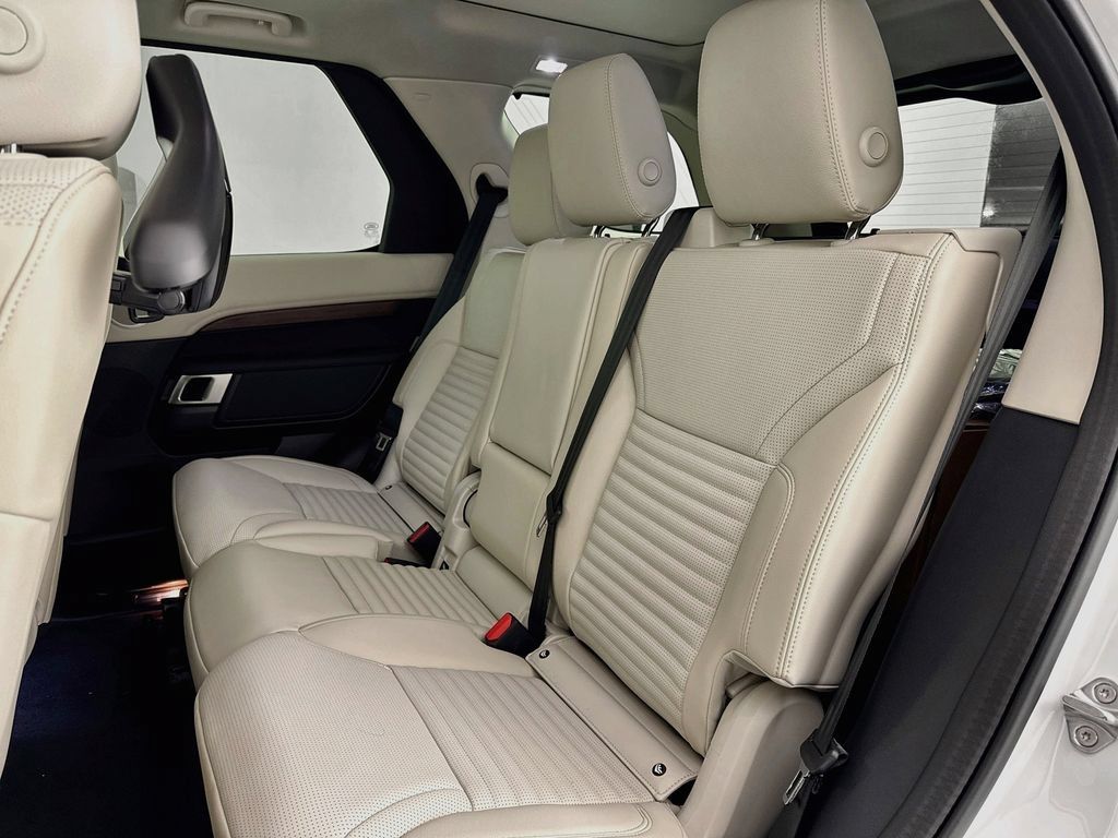New 2026 Land Rover Discovery Dynamic SE AWD/4WD image 25