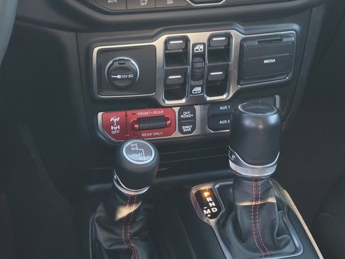 Used 2023 Jeep Gladiator Rubicon w/ LED Lighting Group image 12