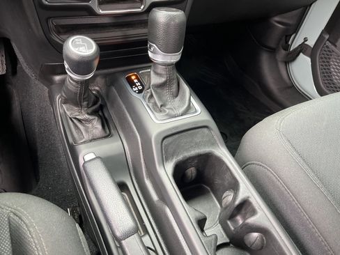 Used 2023 Jeep Wrangler Sport image 46