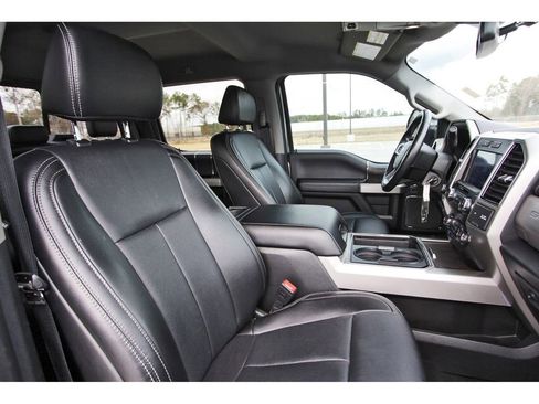 Used 2021 Ford F350 Lariat w/ Chrome Package image 26