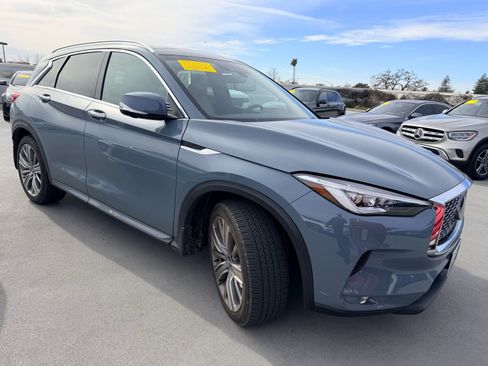Used 2023 INFINITI QX50 Sensory image 4