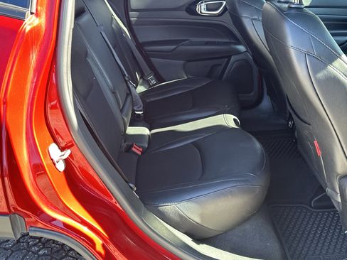 Used 2024 Jeep Compass Trailhawk image 15