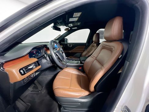 Used 2023 Lincoln Aviator Grand Touring AWD/4WD image 14
