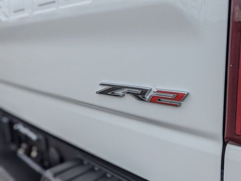 Used 2024 Chevrolet Silverado 1500 ZR2 w/ Technology Package image 11