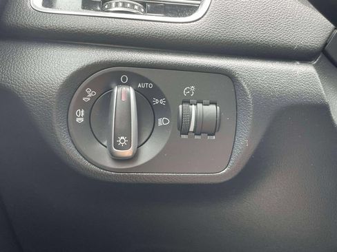Used 2018 Audi Q3 2.0T Premium FWD image 20
