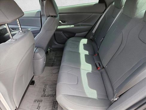 Used 2025 Hyundai Elantra SE FWD image 23