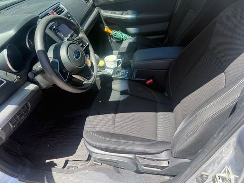 Used 2019 Subaru Outback 2.5i AWD/4WD image 2