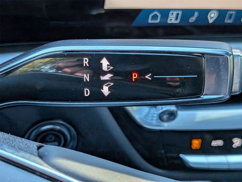 Used 2024 Cadillac Lyriq Sport image 26