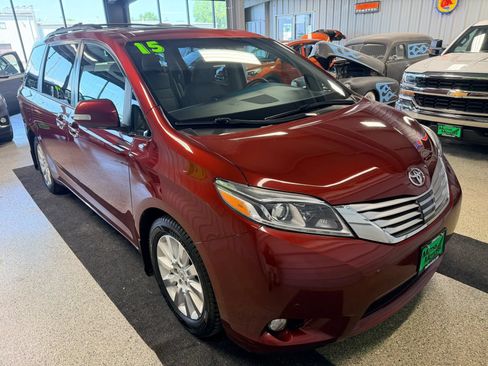 Used 2015 Toyota Sienna Limited Premium w/ Advanced Technology Package FWD image 2