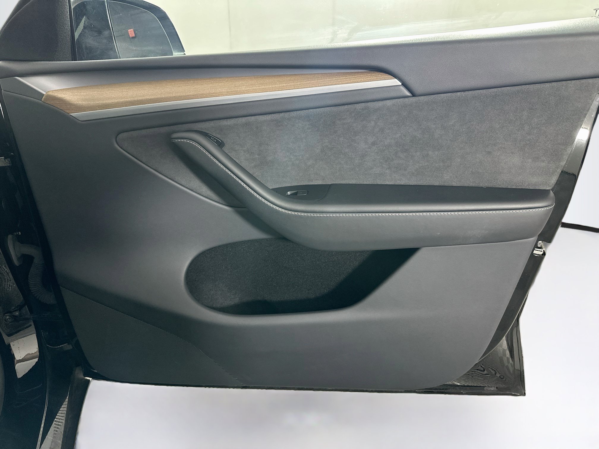 Used 2023 Tesla Model Y AWD image 31