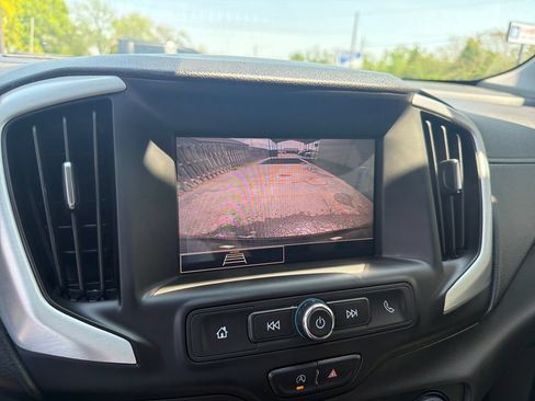Used 2023 GMC Terrain SLE FWD image 22