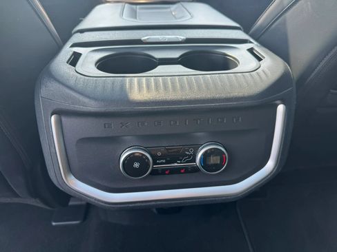 Used 2025 Ford Expedition Platinum AWD/4WD image 8