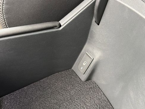 New 2026 Volkswagen Atlas Cross Sport SE image 31