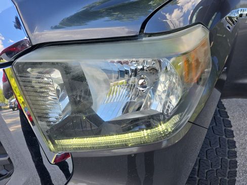 Used 2020 Toyota Tundra SR5 w/ SR5 Convenience Package AWD/4WD image 27