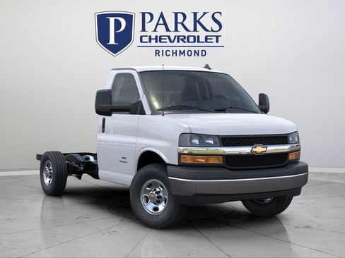 New 2025 Chevrolet Express 3500 w/ Power Convenience Package RWD image 9