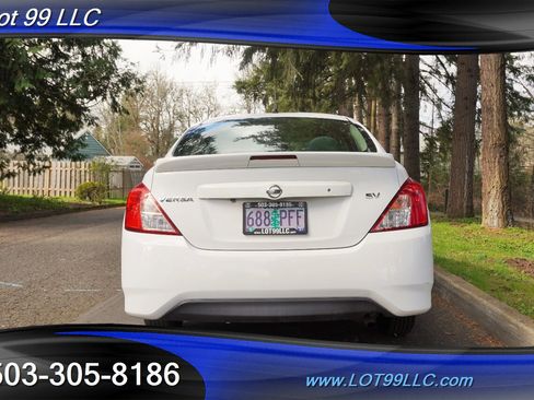 Used 2019 Nissan Versa SV image 11