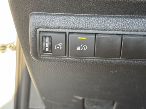 Used 2024 Toyota Corolla LE FWD image 27