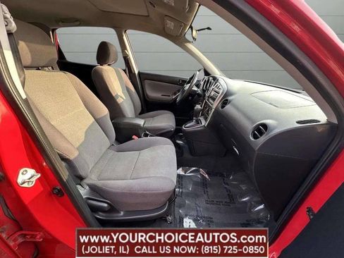 Used 2004 Toyota Matrix image 9