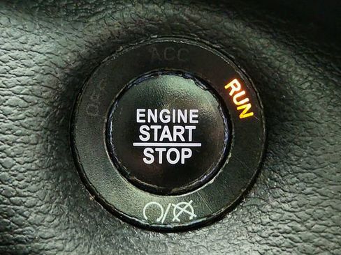 Used 2018 Jeep Cherokee Limited image 18