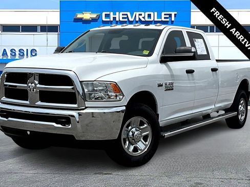Used 2018 RAM 3500 Tradesman w/ Chrome Appearance Group image 3