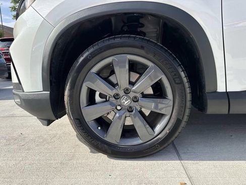 Certified 2025 Honda Pilot Sport image 4