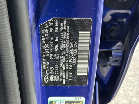 Used 2024 Hyundai Elantra Limited FWD image 31
