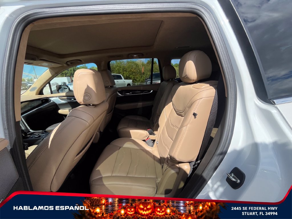 Used 2023 Cadillac XT6 Premium Luxury w/ Platinum Package AWD/4WD image 12