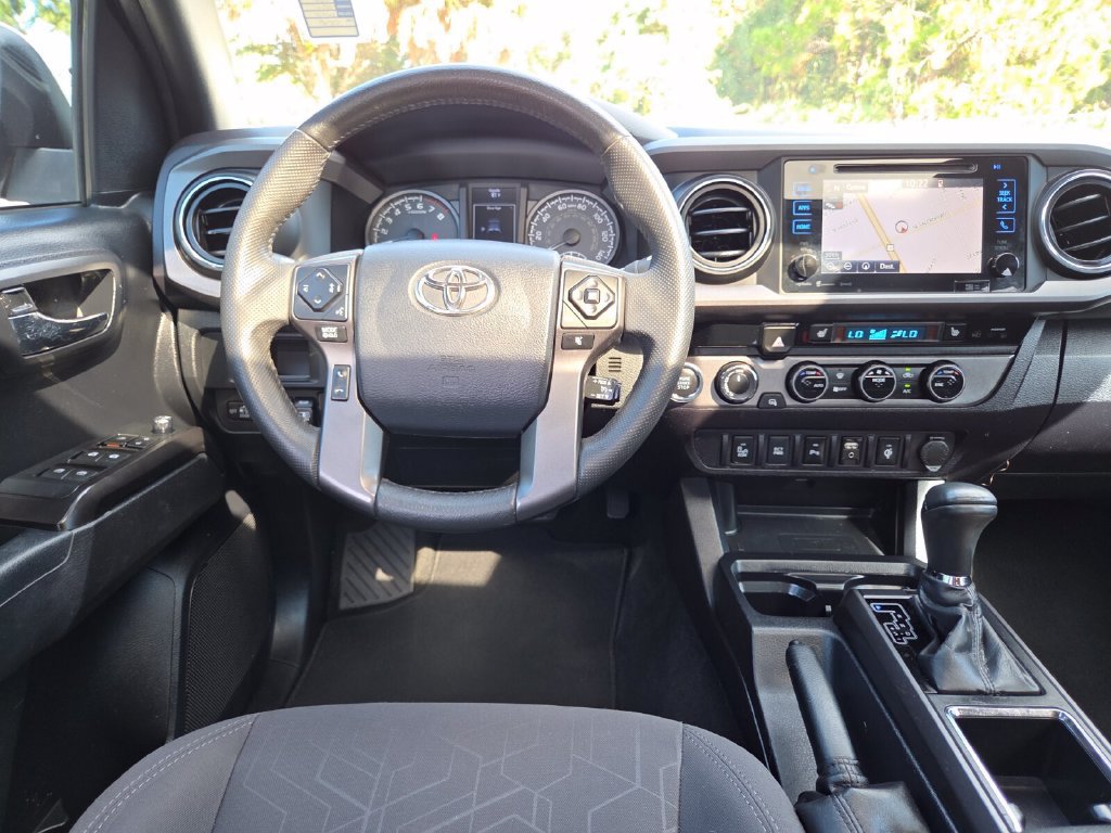 Certified 2017 Toyota Tacoma TRD Sport w/ Premium & Technology Package AWD/4WD image 7