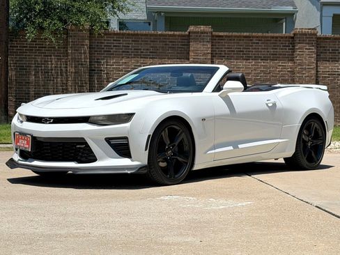 Used 2018 Chevrolet Camaro SS RWD image 8