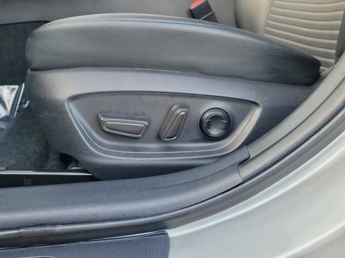 Used 2022 Toyota Camry SE w/ Convenience Package image 21