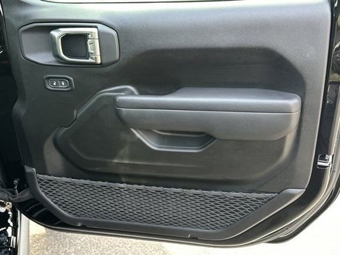 Certified 2025 Jeep Wrangler Unlimited Rubicon 4xe w/ Safety Group image 16