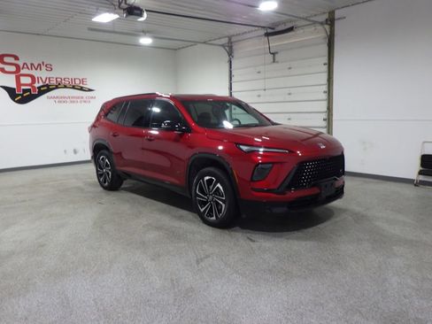 Used 2025 Buick Enclave Sport Touring w/ Power Package AWD/4WD image 5