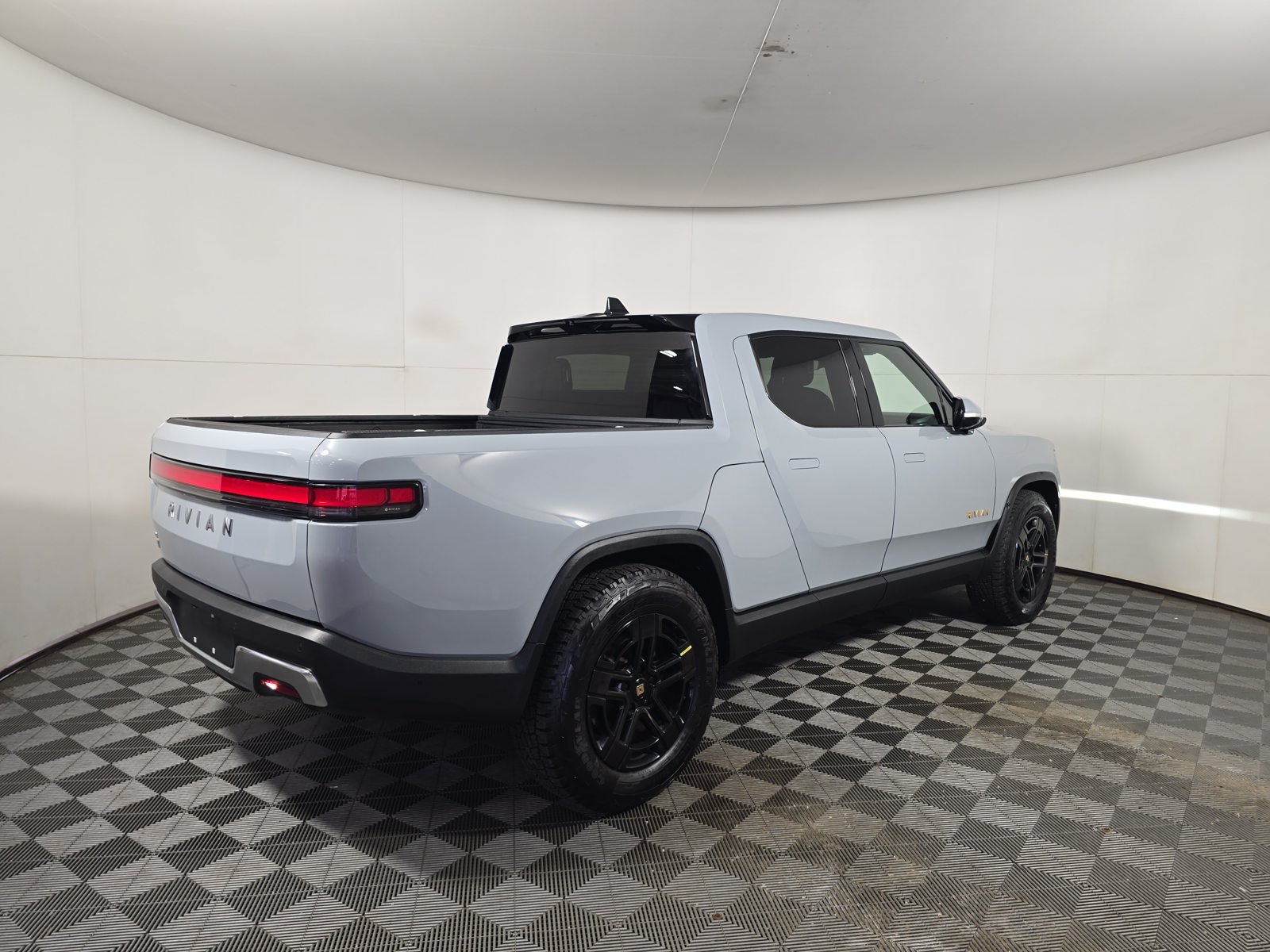 Used 2022 Rivian R1T Adventure AWD/4WD image 5