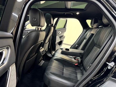 Used 2018 Land Rover Range Rover Velar R-Dynamic SE image 29