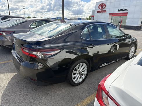 Used 2023 Toyota Camry LE FWD image 7
