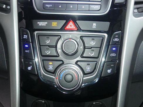 Used 2016 Hyundai Elantra GT FWD image 36