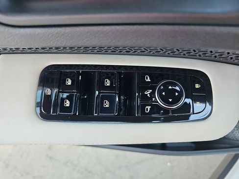 Used 2023 Nissan Ariya FWD image 31