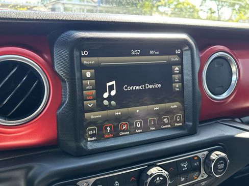 Used 2019 Jeep Wrangler Unlimited Rubicon AWD/4WD image 16