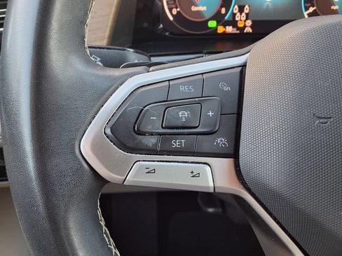 Used 2024 Volkswagen Atlas SE w/ Panoramic Sunroof Package FWD image 15