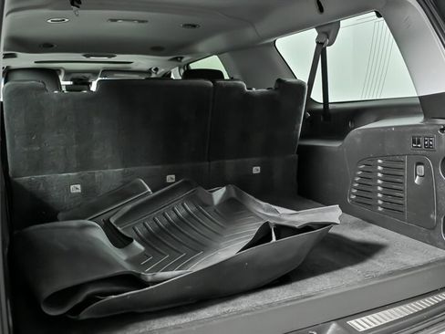 Used 2018 Chevrolet Suburban Premier AWD/4WD image 10