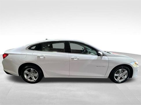 Used 2022 Chevrolet Malibu LS w/ Driver Confidence Package II FWD image 4
