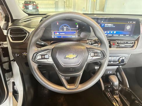 Used 2025 Chevrolet TrailBlazer LT image 28