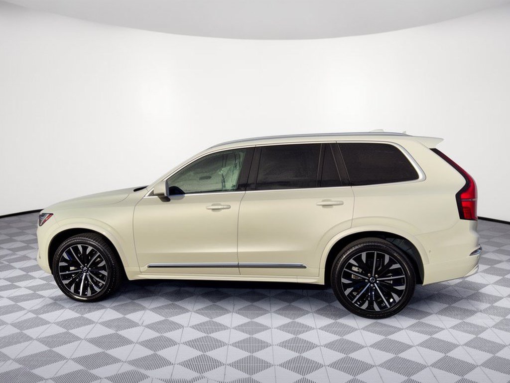 Used 2026 Volvo XC90 B6 Plus w/ Protection Package AWD/4WD image 2