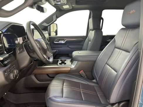 Used 2024 Chevrolet Silverado 2500 High Country w/ High Country Premium Package AWD/4WD image 12