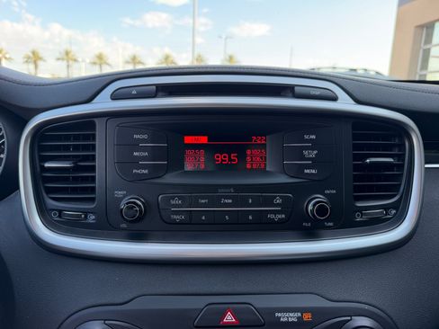 Used 2017 Kia Sorento L FWD image 28
