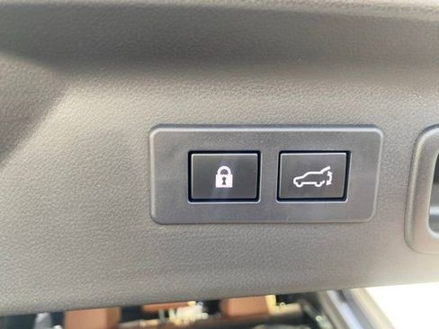 Used 2025 Subaru Forester Touring AWD/4WD image 23