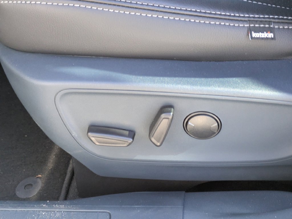 New 2026 Ford Maverick XLT w/ XLT Luxury Package FWD image 22