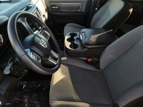 Used 2022 RAM 1500 Classic SLT image 13