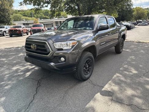 Used 2022 Toyota Tacoma SR5 image 1